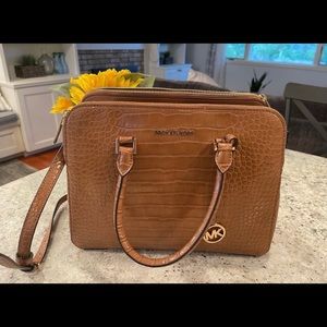 Michael Kors Houston Purse